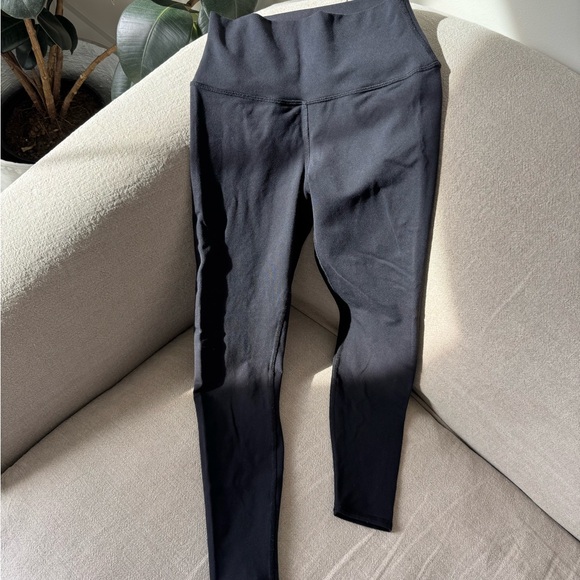 ALO - 7/8 High-Waist Airbrush Legging - Picture 5 of 6